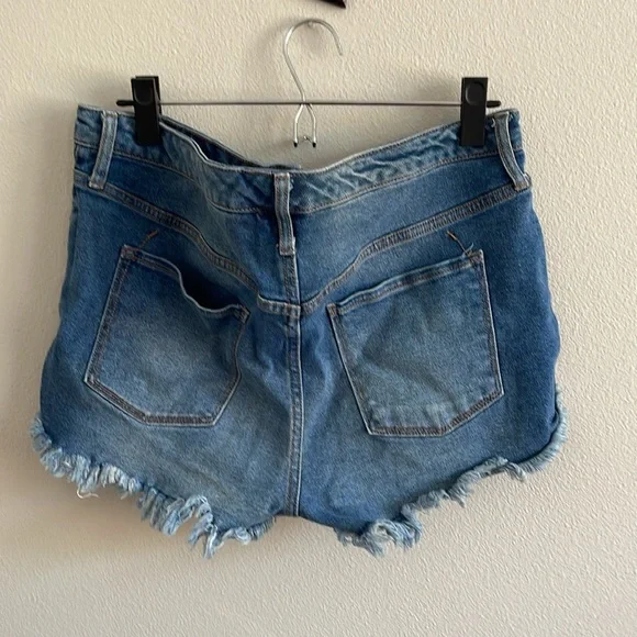 Distressed Blue Denim Shorts Size 16 - Picture 3 of 5